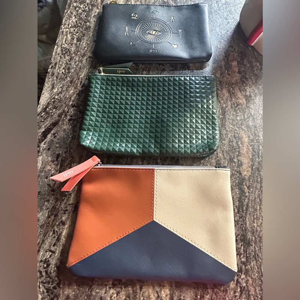 3 makeup bags